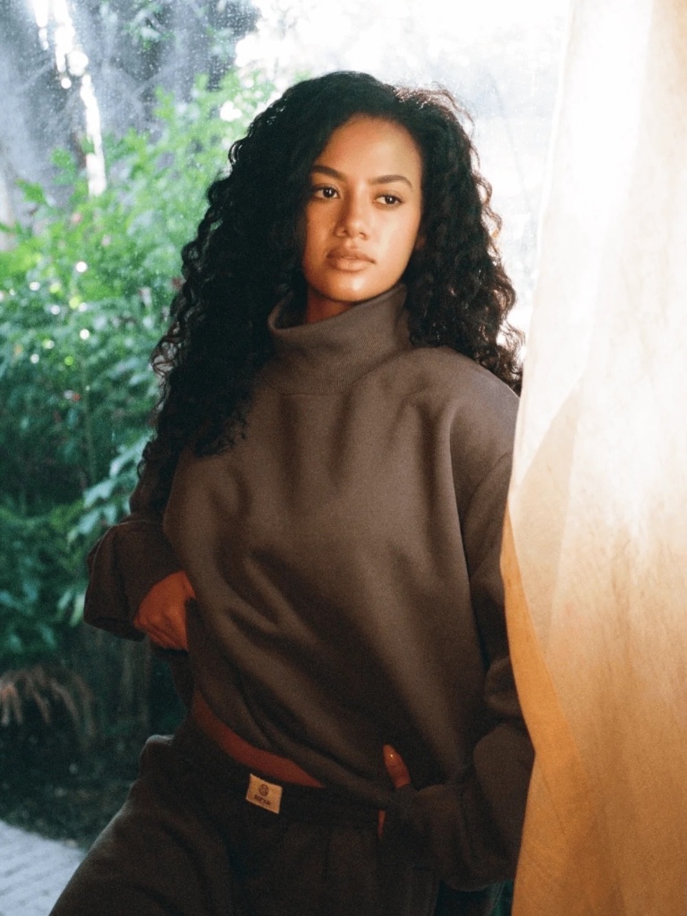 Parke Women's Turtleneck Fleece Sweatshirt in 'Midnight' (Grey) - Picture 3 of 7